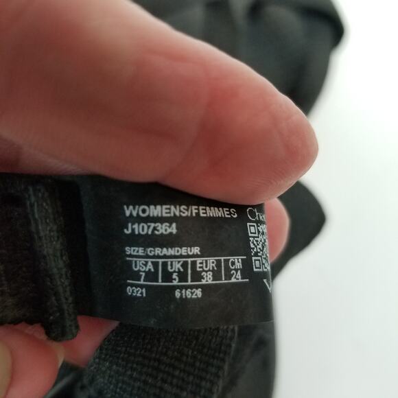 Chaco Women's Z/2 Adjustable Strap Classic Sandal Black Size 7 - Picture 8 of 9